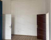 Szolnokon a József A. úton 36 m2-es, 2. emeleti irodahelyiség kiadó