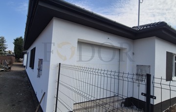 Eladó családi ház