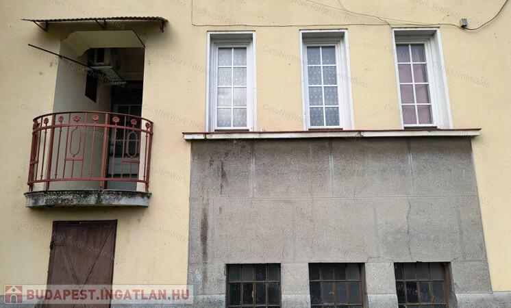 Eladó polgári jellegű  kétszobás lakás Kisújszálláson!                                 