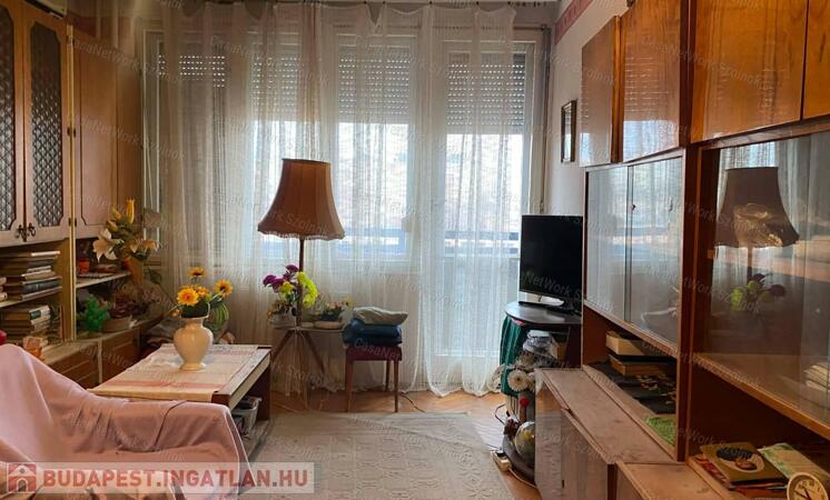 Szolnokon a Vitéz Szathmáry József úton  2 szobás lakás eladó!                                 