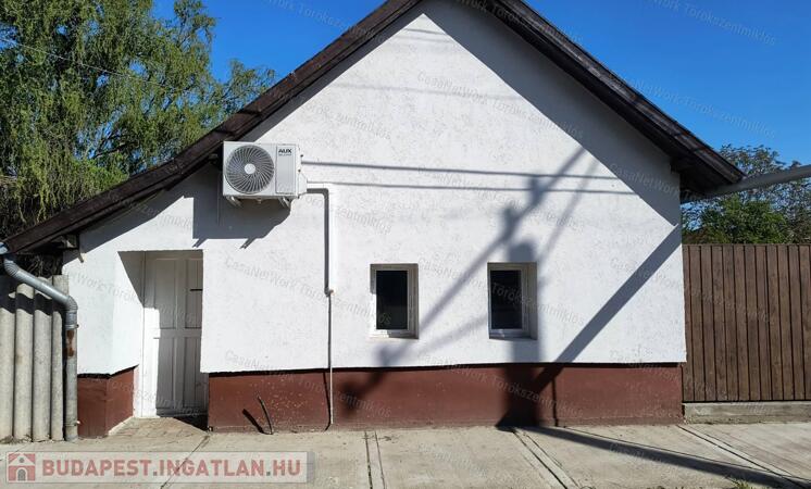 Eladó kis családi ház Törökszentmiklóson az Alvégen!                                 