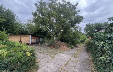 Eladó telek/földterület