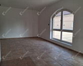 Kiadó iroda/üzlethelyiség Bana 350 000 Ft