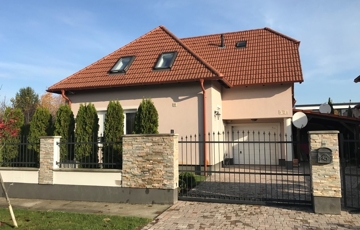 Kiadó családi ház