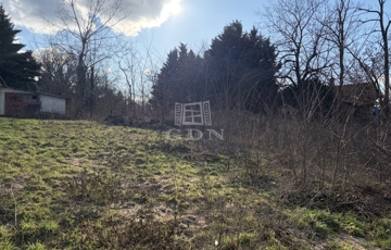 Eladó telek/földterület