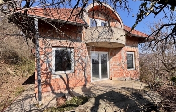 Eladó családi ház