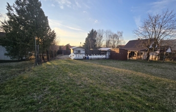 Eladó telek/földterület