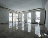 Eladó családi ház Tinnye 124 900 000 Ft