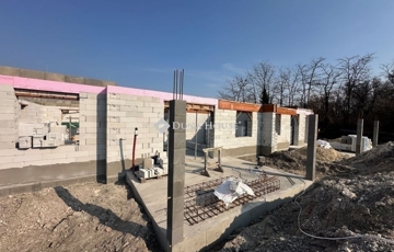 Eladó családi ház