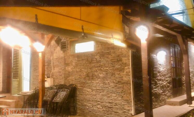 Partközeli nyaraló eladó Csopakon                                 