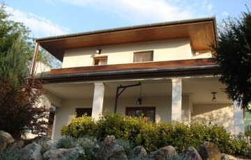 Kiadó családi ház