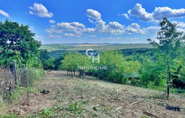 Eladó telek/földterület