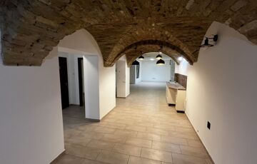 Kiadó iroda/üzlethelyiség