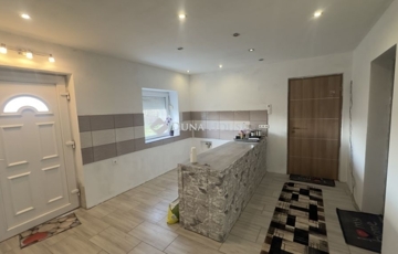 Eladó családi ház