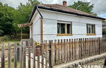 Eladó családi ház