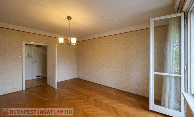 Eladó téglalakás Szolnok központjában                                 
