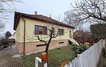 Eladó családi ház