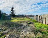 Eladó építési telek Szőny csendes, központi részén!