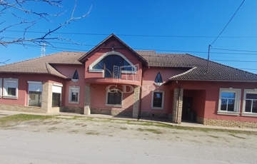 Eladó családi ház