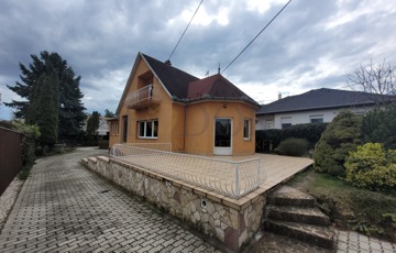Eladó családi ház