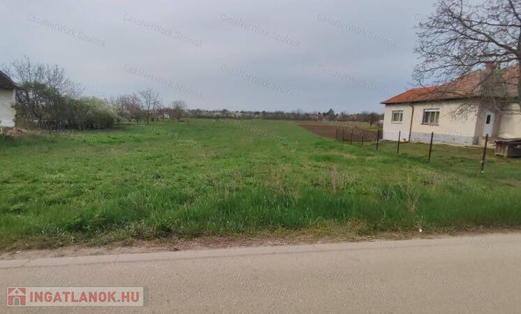 Eladó építési telek Szolnokon, a Kiss János utcában