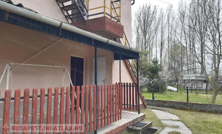 Jászszentandráson 2 szintes, 3 szobás nyaraló eladó!                                 