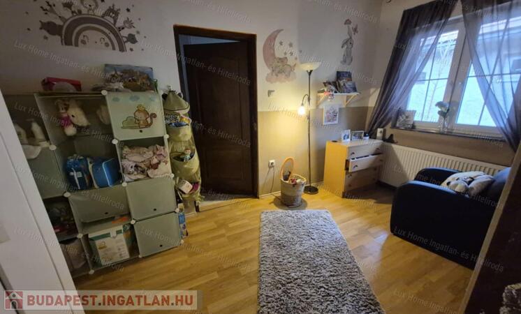 Nagysápon 4,5 szobás családi ház, garázzsal, pincével!                                 