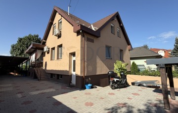 Eladó családi ház