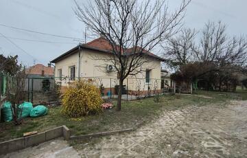 Eladó családi ház