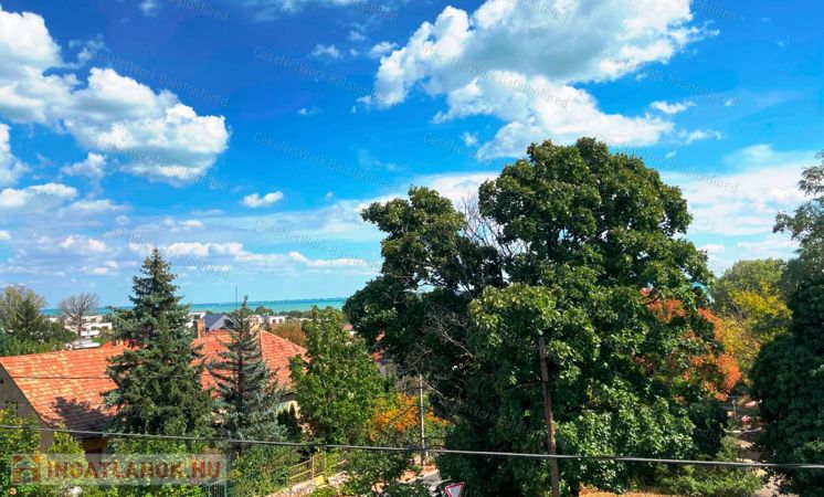 Kihagyhatatlan lehetőség, nyaraló 400 méterre a parttól panorámával