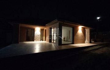 Eladó családi ház