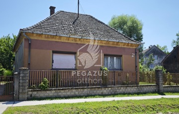 Eladó családi ház