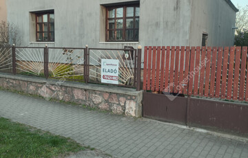 Eladó családi ház
