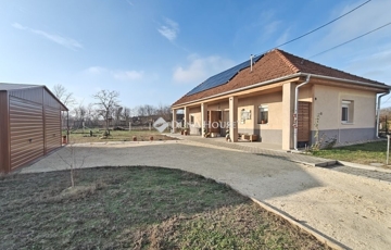 Eladó családi ház