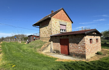 Eladó telek/földterület