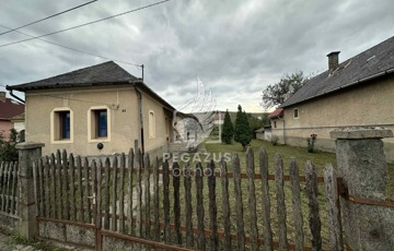 Eladó családi ház