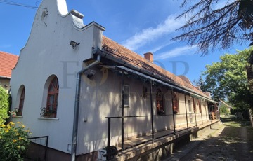 Eladó családi ház