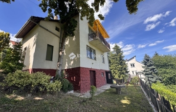 Eladó családi ház