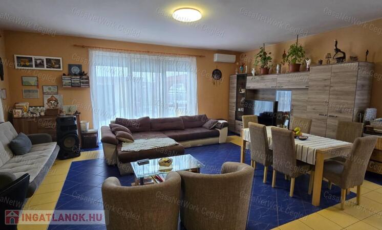 Eladó családi ház Abonyban, csendes zsákutcában.