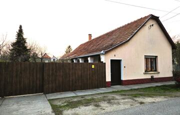 Eladó családi ház
