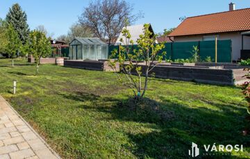 Eladó telek/földterület