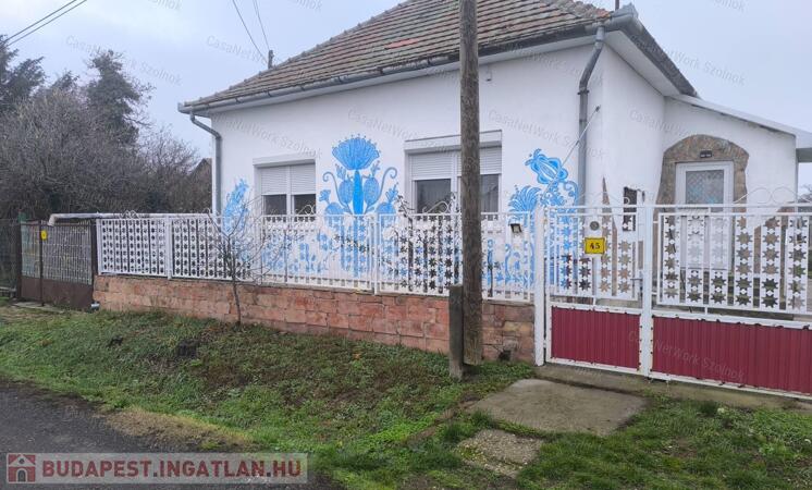 Eladó Családi ház Tiszaföldvár Tabán részén                                 