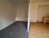 Eladó lakás Komló 22 900 000 Ft