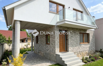 Eladó családi ház