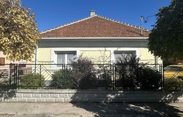 Eladó családi ház