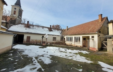 Eladó családi ház