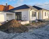 Eladó családi ház Győrújfalu 67 900 000 Ft
