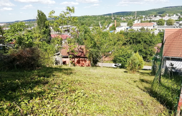 Eladó telek/földterület