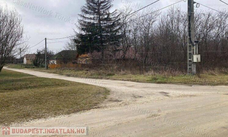 Eladó zártkert Előszálláson!                                 