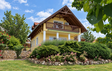 Eladó családi ház